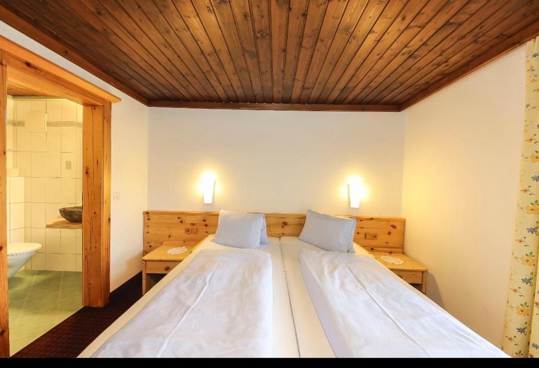 Bed & Breakfast Hochwart Hof Bed & Breakfast